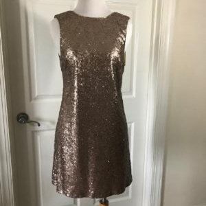 Tobi promises sequin shift dress in gold size XS